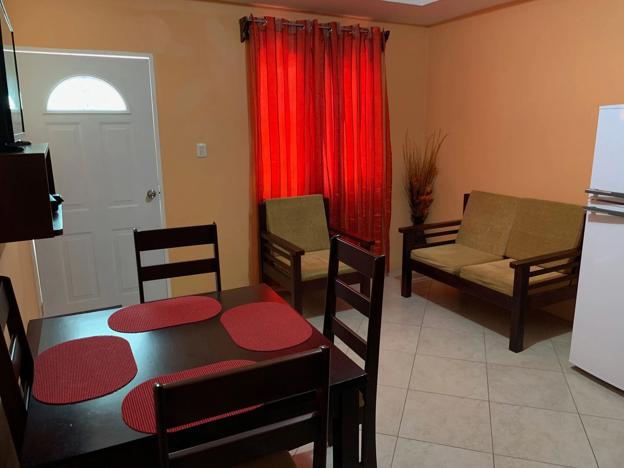 Family Plus Suite Red Curtains