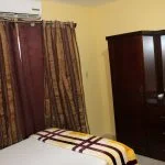 Family Suite single bed curtain