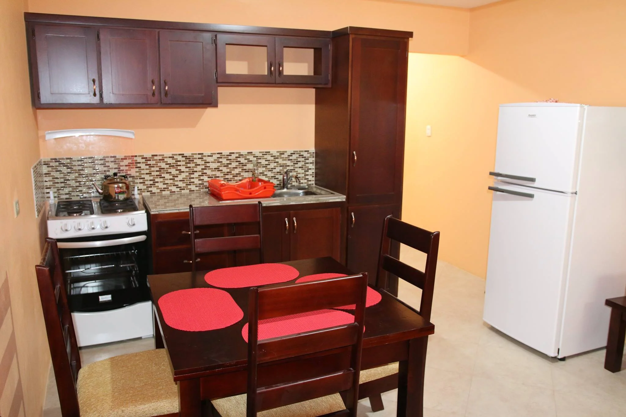 Family-Suite Table Chair Set